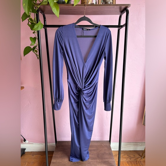 Stunning deep V silk like dress! - Picture 1 of 3